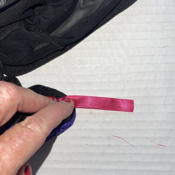 Sexy Lacy Corset With Garters And G-string - Picture 9 of 14